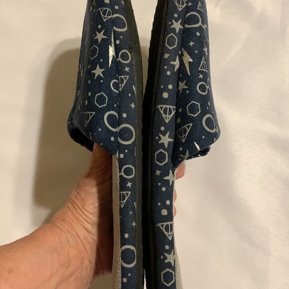 Harry Potter size XL (11-12) Soft and comfy slippers UNISEX - Picture 3 of 4
